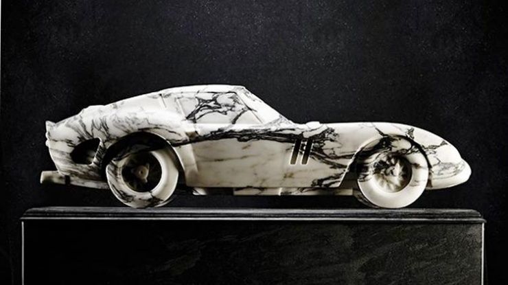 Компания DUNLOP представила модель реплики FERRARI GTO из мрамора. Как Вам??????