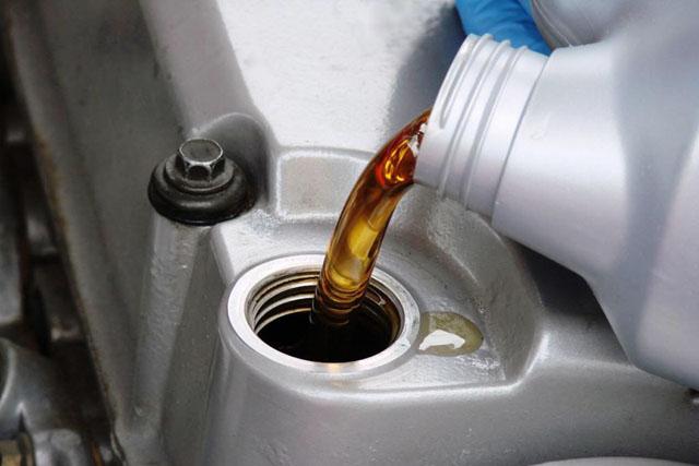 Замена масла в автомобиле