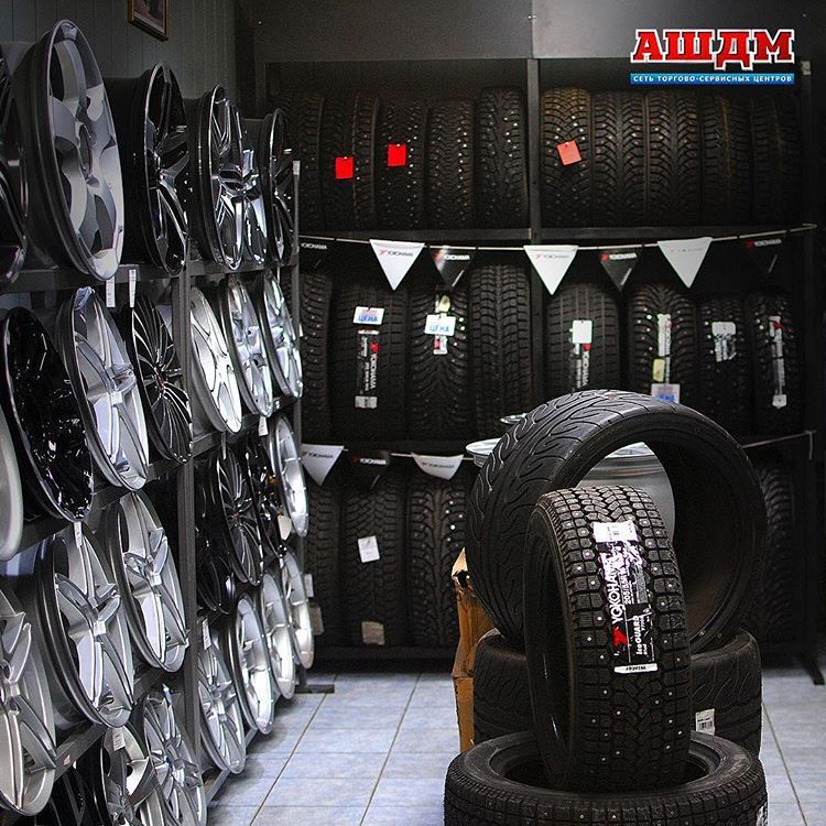 Ассортимент шин в магазине АШДМ