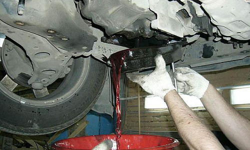 Замена масла в коробке МКПП (механика) и АКПП (автомат)